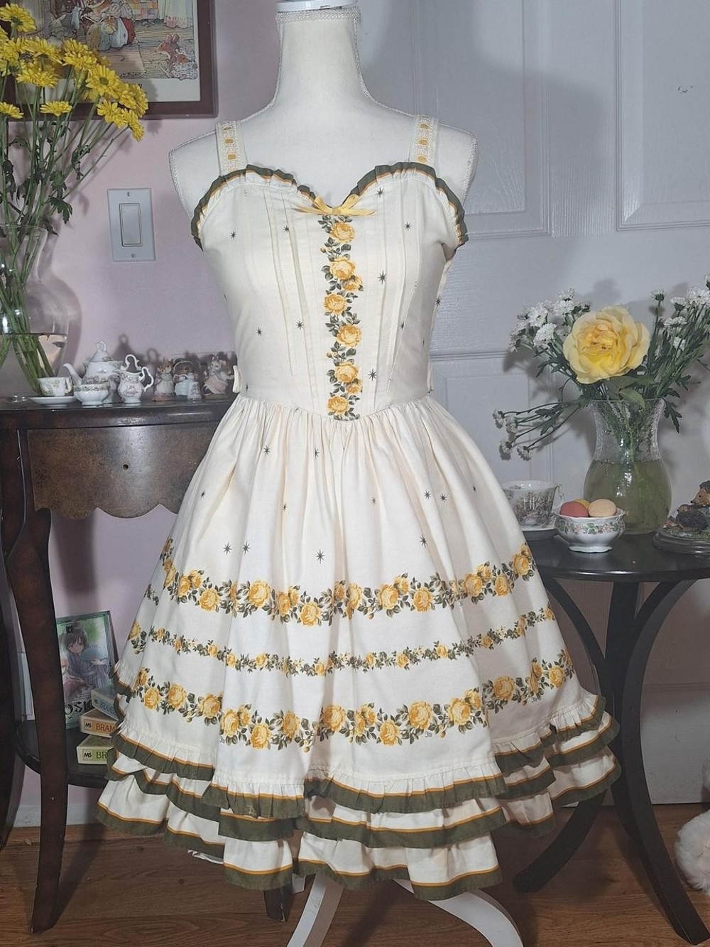 🎀 Innocent World Ivory & Yellow Rose Floral JSK 🌹✨ Sweetheart Classical Lolita - Picture 1 of 8